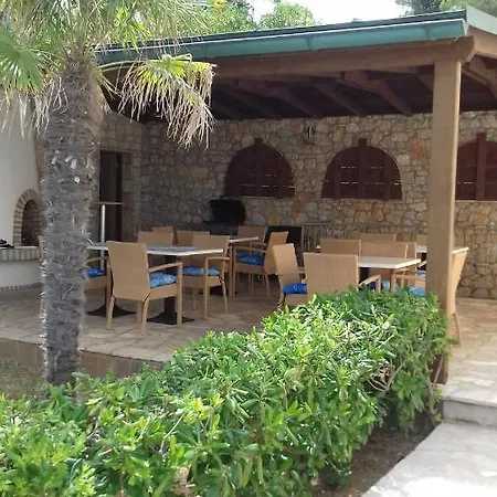 Apartmenthaus Punta **** Splitska Exterior foto