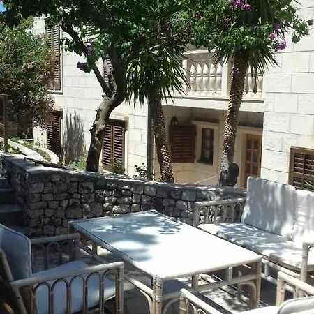 Apartmenthaus Punta **** Splitska Exterior foto