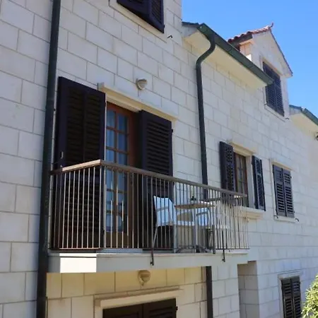Apartmenthaus Punta **** Splitska Exterior foto