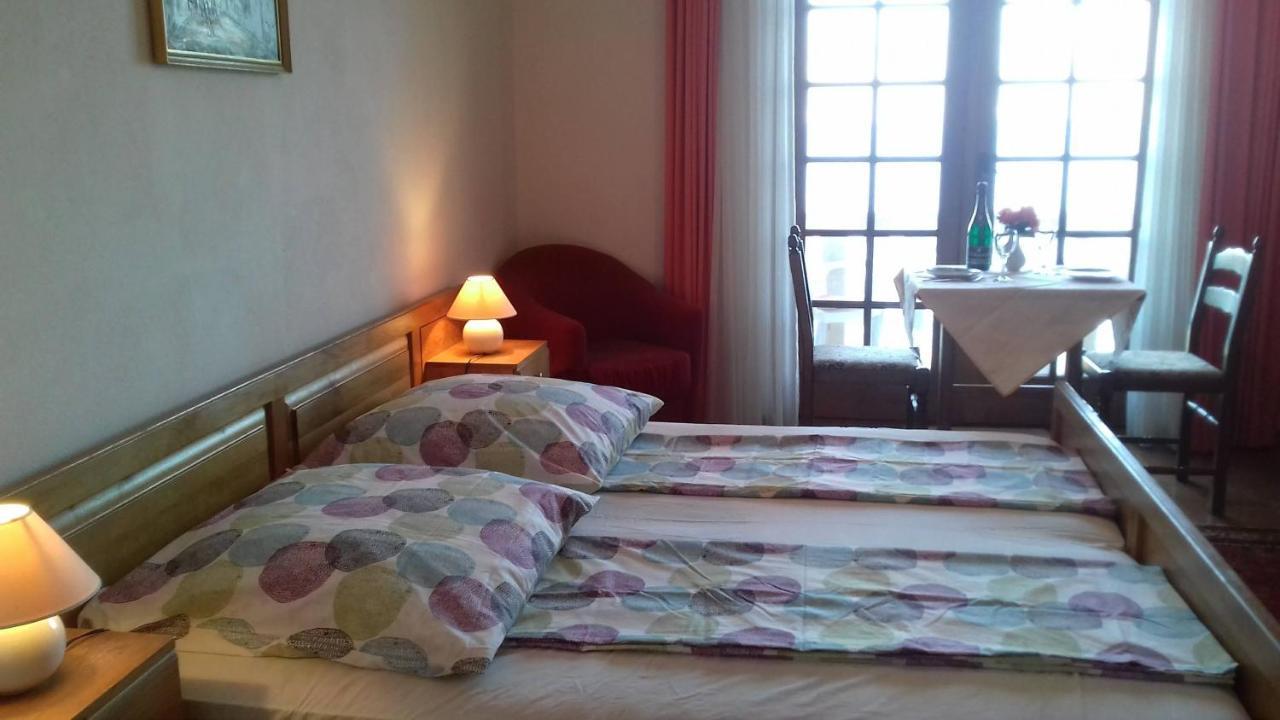 Apartmenthaus Punta **** * Splitska